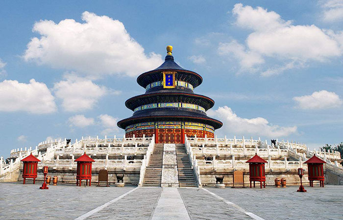 北京的天坛是中国古代文化的瑰宝,也是世界建筑艺术的珍品.