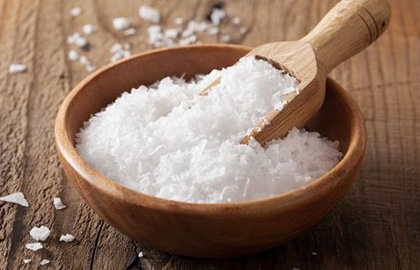 《中国古盐》讲述别有韵味的盐的故事