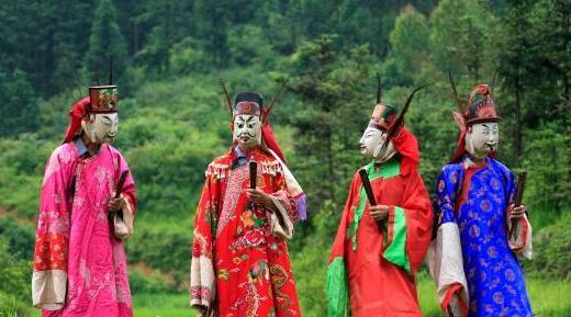 族傩文化诞生于毛南族还愿仪式,在环江当地称之为肥套,主要以傩舞