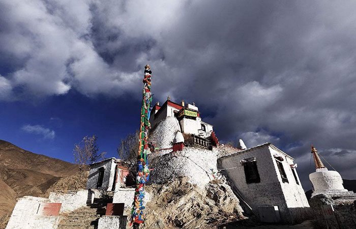 雍布拉康宫殿——西藏古堡式建筑起点
