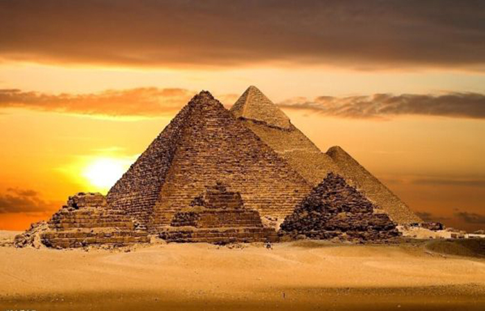 揭密古建筑新招——宇宙射线“看穿”金字塔千年秘密