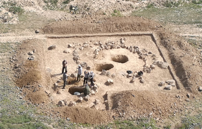 尼勒克考古发现新疆最早墓葬 距今约4900年