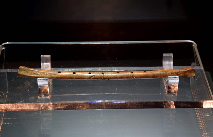 贾湖骨笛——九千年的绝响