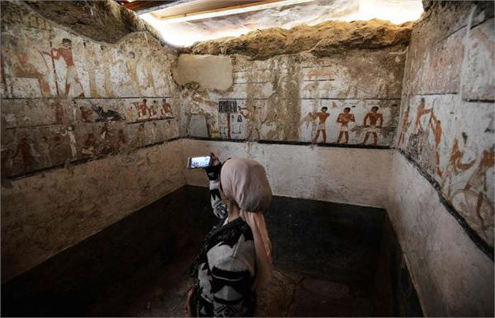 埃及考古：发现女祭司墓 时隔4400年内部壁画仍栩栩如生