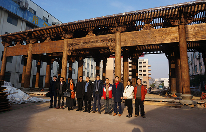 著名媒体人及古建中国创始人一行到访浙江万众达旅游投资公司东阳木雕基地
