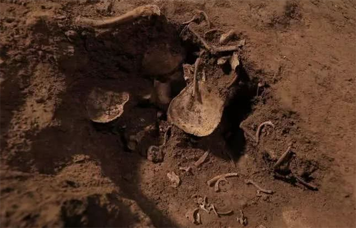 云南大阴洞遗址考古发现人类早期洞穴墓地