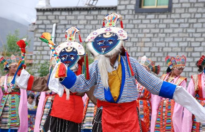 藏族戏剧：藏族民间社会的百科全书