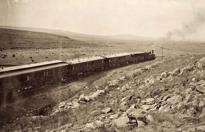 19世纪的铁路：震颤、噪声、就像包裹一样被运输！