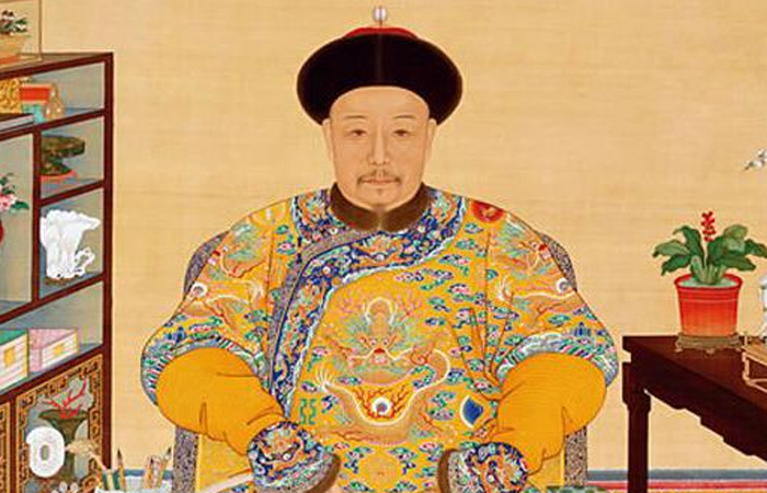 清朝“倒霉”的嘉庆皇帝：为何时隔几年就会遇刺？