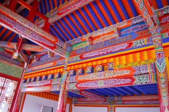 藏传佛教寺院的彩绘艺术