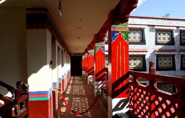西藏寺院建筑与民居
