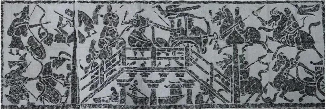 孝堂山画像石，左侧的匈奴战士被右侧的汉军碾压_图