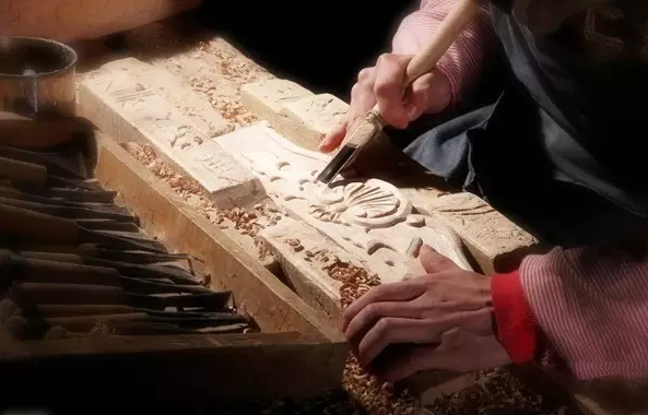 中国传统技艺木雕手工雕刻的技法