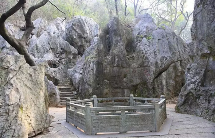圣果寺遗址——探访杭州名胜古迹