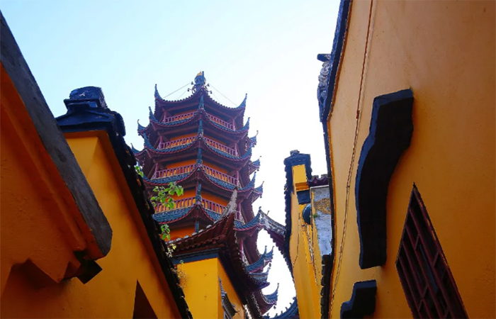 中国寺庙建筑​风格：典雅庄重 意境深远