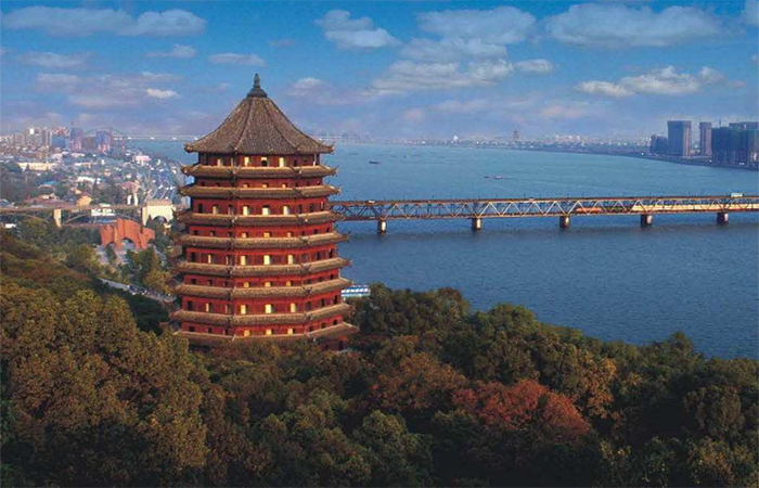 传承城市文脉：杭州的历史文化名城保护之道
