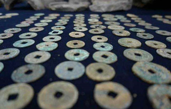 浙江海宁市某工地挖掘出300斤铜质古钱币