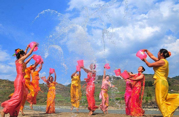 傣族传统节日·泼水节
