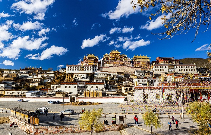 松赞林寺：云南地区规模最大的藏传佛教寺院