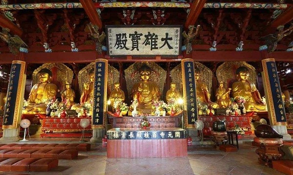 泉州开元寺福建省规模最大的佛教建筑之一