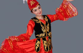 哈萨克族服饰谚语的文化特色