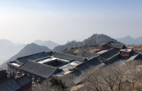 中國古建筑施工中小青瓦屋面鋪設步驟